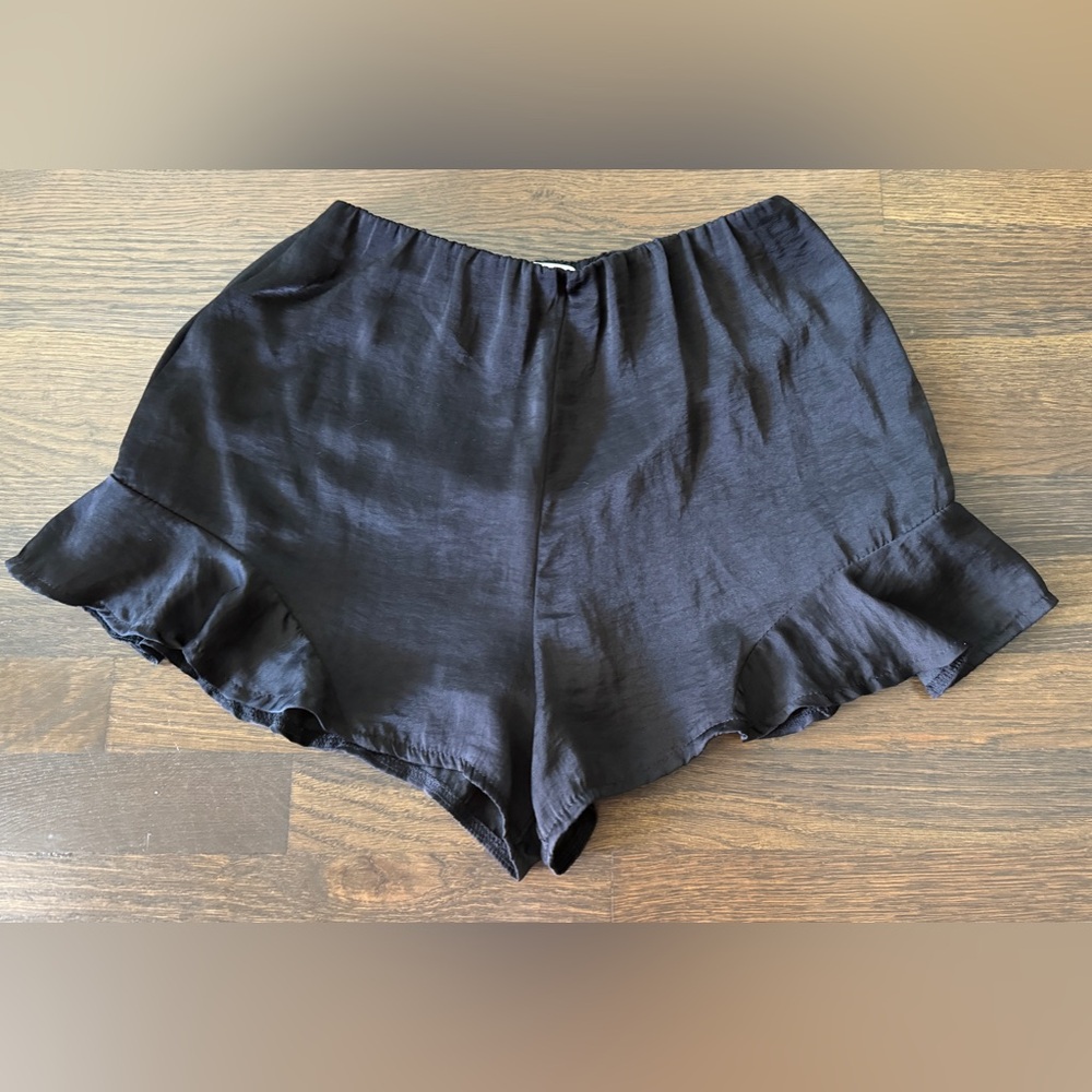 SHE + SKY BLACK SHORTS, Size S